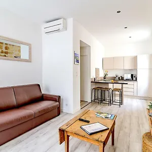  Apartment Chambre Et Entre Le Pont D Et Le Palais Des Papes